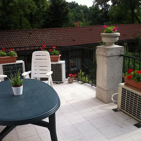 Kalmar Panzio Bed & Breakfast Budapest Exterior photo